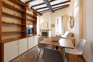 BolognaRoomscom - Santo Stefano Apartments