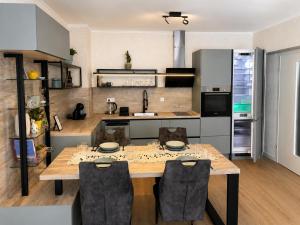 Larimar Apartment - Sea Garden & City Life