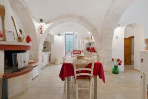 Trullo Vito with pool