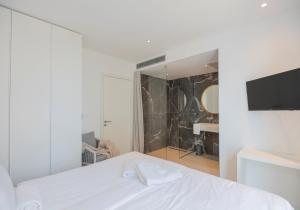 Beautiful Seafront Split Villa 9 Bedrooms Bellamar Vista Retreat