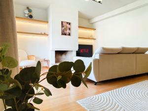 High-End Living in Voula Center