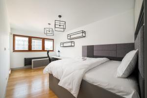Wronia Business Deluxe Residence by BookingHost