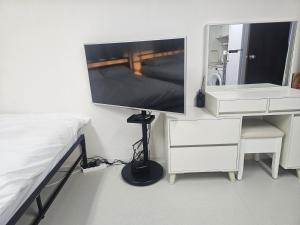 UrbanNest Stay