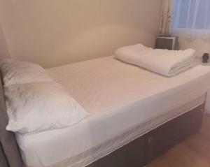 Lovely Chalet In The Isle Of Wight, Sleeps 6 Ref 97009S