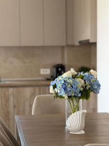 Astor Apartment