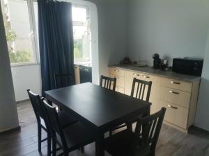Large 3-Bedroom near Arena