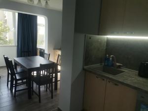Large 3-Bedroom near Arena