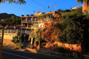 Auberge Les Montagnes du Paradis Your Hidden Retreat in Paradise Valley