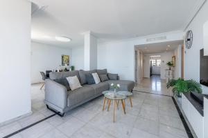 The Penthouse Panorama Exclusive Seafront Estate