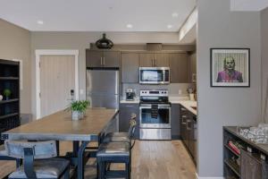 The Knox Central Pet-Friendly Kelowna 2BR Condo