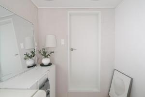 Hongdae 3 min to Airport Bus Free Luggage