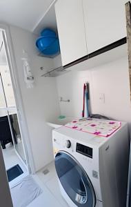 2 Qtos l Varanda | Piscina | Wi-Fi | Garagem