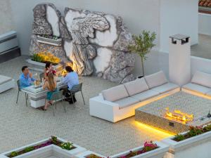 Live Your Myth Villa with Acropolis View Plaka