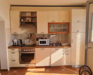 Charming Sea View Apartment near Beach & Old Town