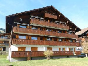 Apartment Monique Nr- 14 Appartement-Fewo- Dusche oder Bad- WC 5-Bettwohnung by Interhome