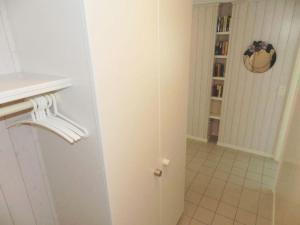 Apartment Monique Nr- 14 Appartement-Fewo- Dusche oder Bad- WC 5-Bettwohnung by Interhome