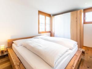 Apartment Taviarna Laax 3-6 by Interhome