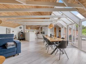 Holiday Home Janne - from the sea by Interhome
