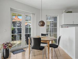Apartment Elvira - 300m from the sea by Interhome