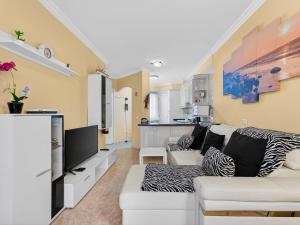 Apartment Kris Costasol by Interhome