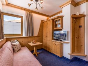 Apartment Alpenschlössl by Interhome