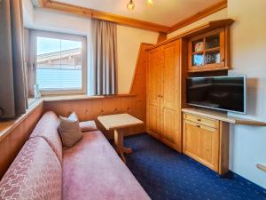 Apartment Alpenschlössl by Interhome