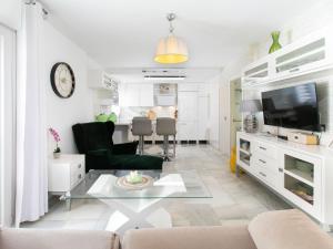 Apartment Laguna Beach Padel by Interhome
