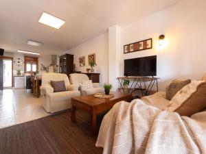 Holiday Home Lluna by Interhome