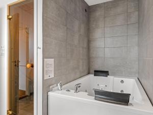 Holiday Home Gundina - from the sea by Interhome