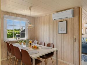 Holiday Home Isabel - 650m from the sea by Interhome