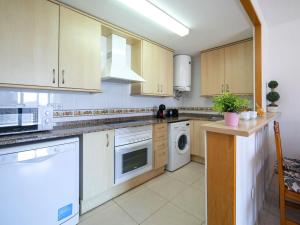 Apartment Cala del Vent by Interhome