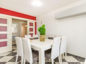 Apartment Maritim by Interhome