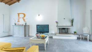 VILLA RASENA 6, Emma Villas