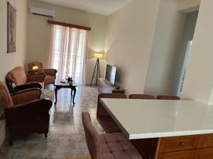 EliasNest Λητώ Leto - Άνετο διαμέρισμα 4 ατόμων με 2 υπνοδωμάτια και 2 μπάνια στο κέντρο της Καλαμάτας