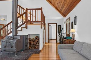Sunny Grove Retreat