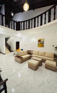 Royal Inn - Weerawila