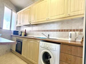 Apartamento en primera linea playa Arenal con 2 dormitorios