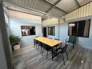 Casa Mareas Just 200 meters from the beach and only 5 minutes from Puntarenas