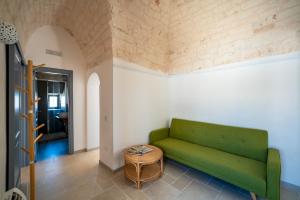 Villa Smeraldo with private pool and stone vaults