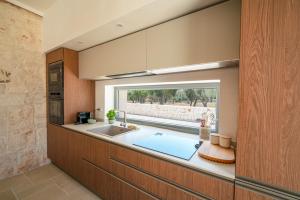 Villa Smeraldo with private pool and stone vaults