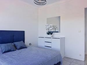 Apartment LAuteuil-2 by Interhome