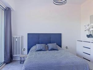 Apartment LAuteuil-2 by Interhome