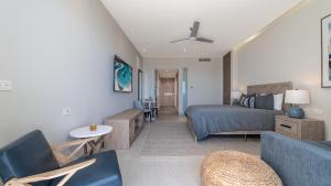 One 301A : Oceanfront Luxury Suite with Stunning Views