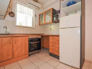 Apartment Jako-7 by Interhome