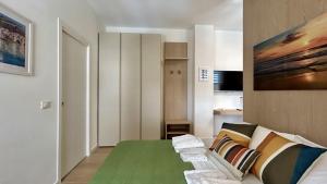 Sea Living Cefalù suite by Housilia