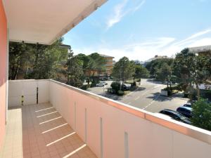 Apartment Cavallino-6 by Interhome