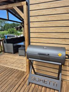 Nieuw!!Compleet nieuw luxe ingericht chalet MET AIRCO en panorama uitzicht over het lauwersmeer