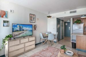 Direct Ocean Front Studio with Endless Views Palace Resort 302