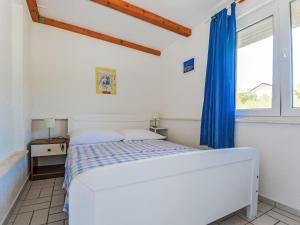 Apartment Jako-5 by Interhome