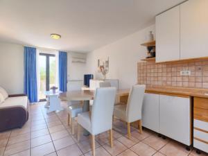 Apartment Pied-A-Terre-2 by Interhome